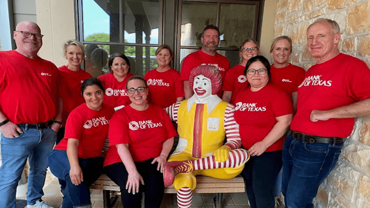Bank of Texas volunteers at the Ronald McDonald House.